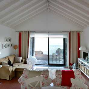Casa-dos-botes-wohnzimmer-meerblick-azoren