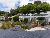 Quinta da Abelheira auf Sao Miguel, stilvolles und modernes Hotel mit gepflegtem Garten in idyllischer Lage, perfekt für erholsame Urlaubstage.