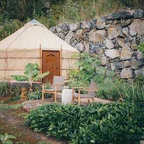 Glamping-retiro-atlantico-pico-yurt-natur