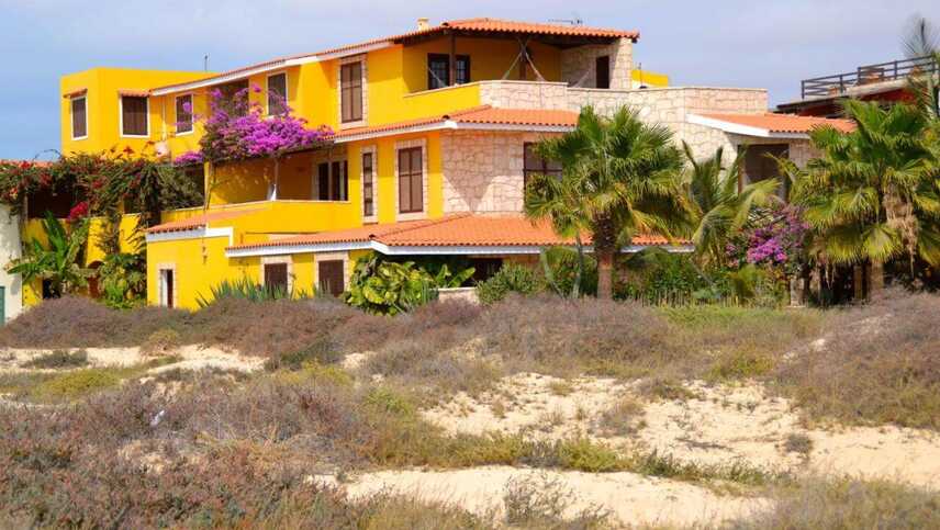 Hotel-guest-house-orquidea-fassade