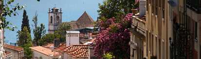Verwunschene-gassen-wunderschoene-ausblick-staedtereise-lissabon