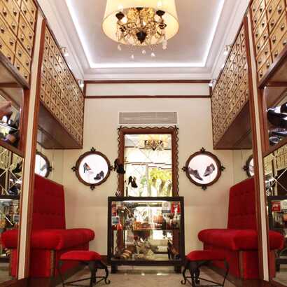 Luxuriöser Ankleidebereich in einem Schuhgeschäft in Lissabon