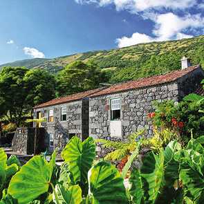 Hotel-adegas-do-pico-ferienhaus-naturstein