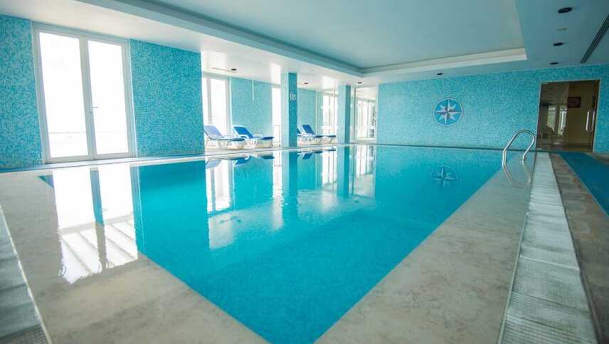 Hotel-faial-garden-pool