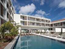 Eine gute Adresse: Das 4-Sterne Mercure Hotel in Ponta Delgada mit Pool