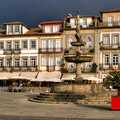 Ein schöner Brunnen auf dem Hauptplatz von Ponte de Lima
