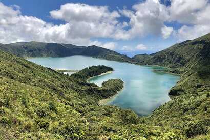 Blick auf den Lagoa do Fogo auf Sao Miguel