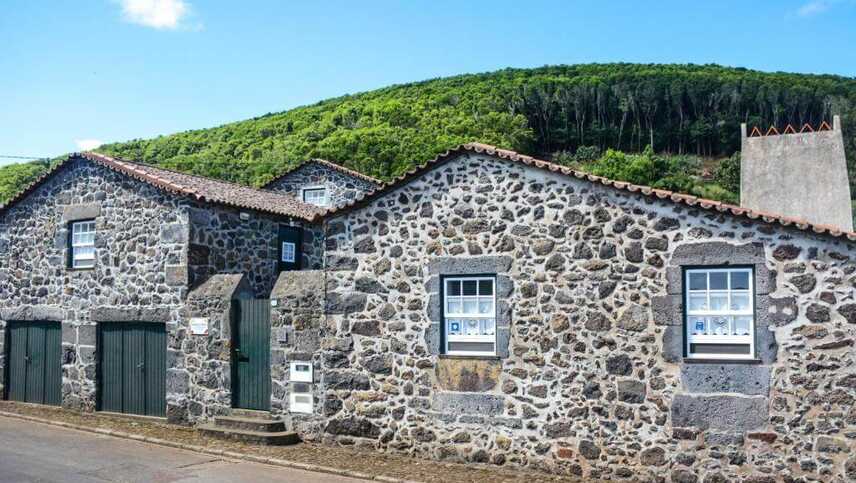 Quinta-dos-frutos-natursteinfassade