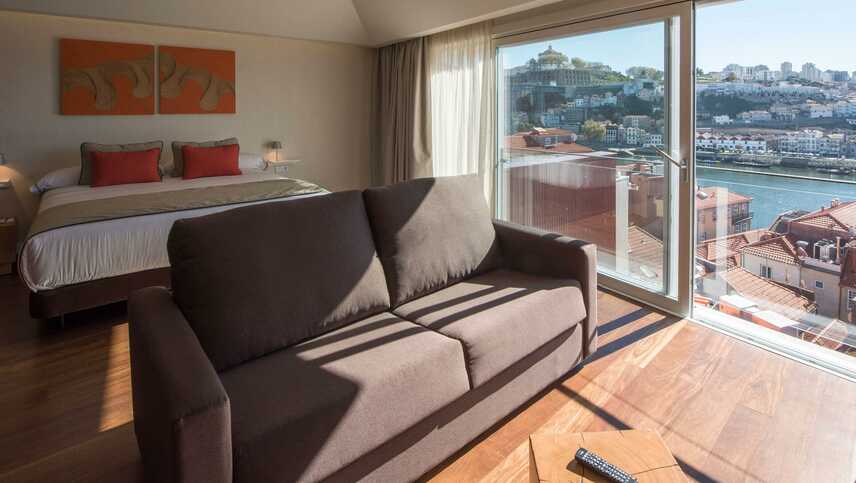 Carris-porto-ribeira-hotel-porto-ribeira-suite-porto-2