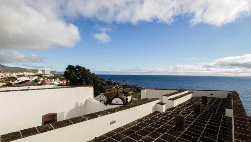 Casa-da-rocha-querbrada-4