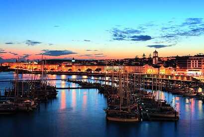 Die Hafenstadt Ponta Delgada ist unsere Basis beim Wandern auf Sao Miguel