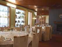 Essbereich und Restaurant im O Colmo Wanderhotel in Santana