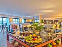 Exklusives Frühstücksbuffet mit Meerblick – Genuss und Erholung pur bei picotours.