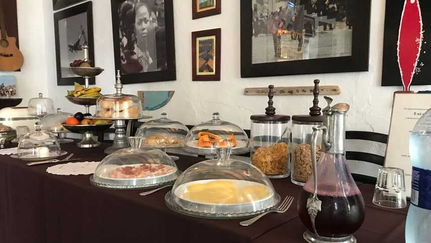 Hotel-migrante-guesthouse-fruehstuecksbuffet