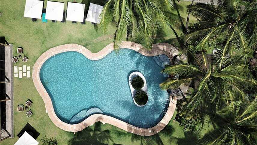 Omali-pool-338270755