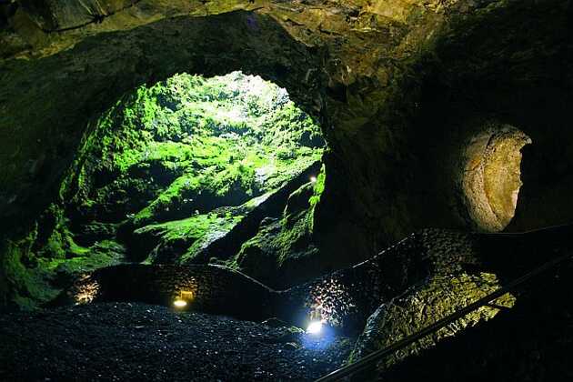 Die Vulkanhöhlen des Algar do Cavao auf Terceira