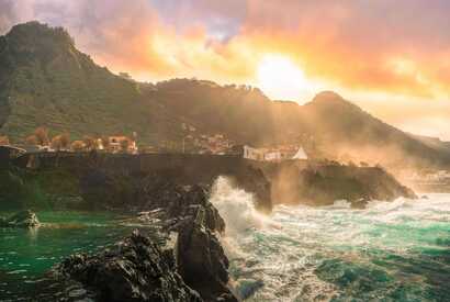 Porto Moniz im Abendlicht am wilden Atlantik