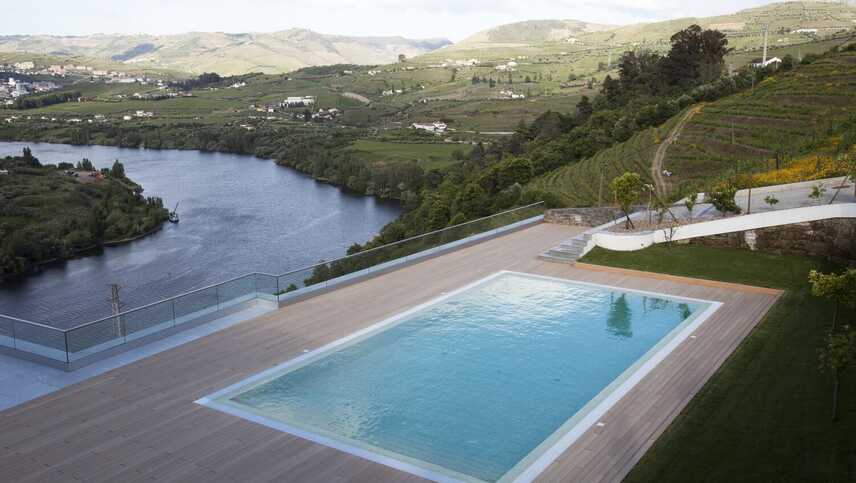 Portugal-porto-hotel-delfim-douro-pool