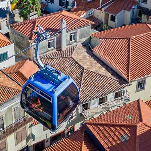 Funchal per Seilbahn - über den Dächern der Stadt