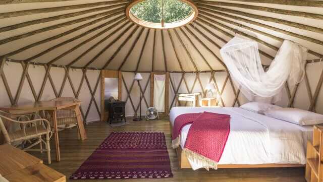 Azul-singular-yurte-innen