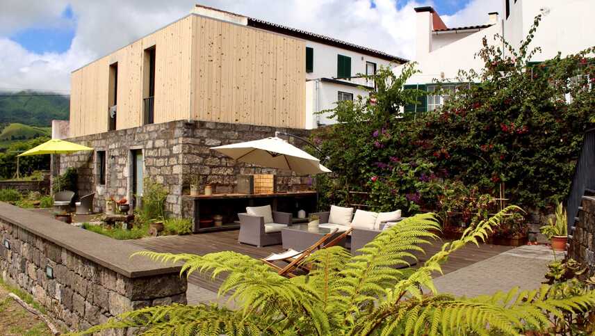 Casa-da-cisaltina-garten-terrasse-nordeste-sao-miguel