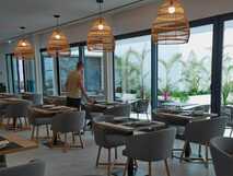 Pero de Teive Bay Aparthotel auf Sao Miguel – Modernes, gemütliches Restaurant mit stilvoller Einrichtung und entspannter Atmosphäre für einen genussvollen Aufenthalt.