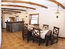 Moinho de Pedra auf Graciosa, rustikaler Essbereich mit uriger Atmosphäre und gemütlichem Ambiente.