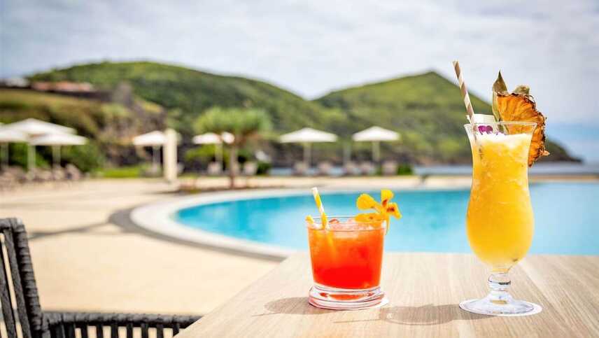 Poolbar-hotel-terceira-mar-terceira