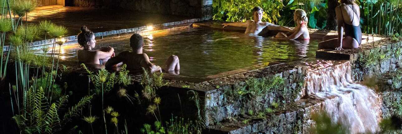 Nachts baden in der Poca da Dona Beija