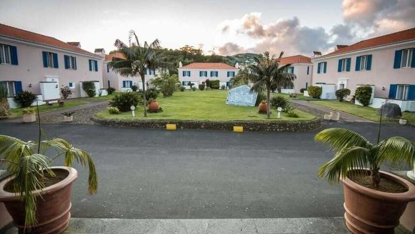 Hotel-faial-garden-gebaeude