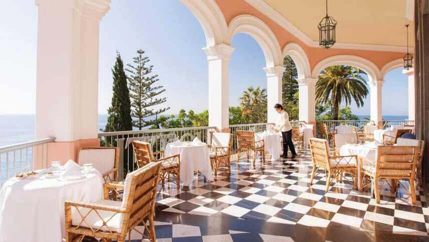 Tee-terrasse-reids-palace