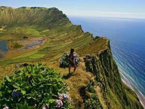Azoren Urlaub auf den Azoren-Insel Flores und Corvo - der faszinierende Krater Monte Gordo