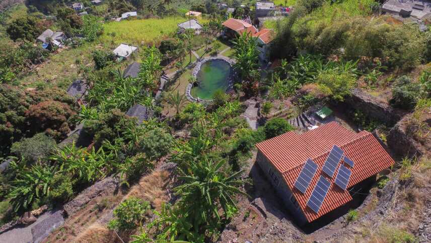 Aldeia-manga-solar-power-1170x878