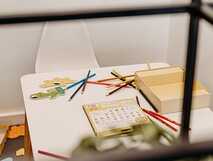 Canadiano Urban Nature Hotel auf Sao Miguel, einladender Kinderspielbereich mit bunten Stiften und Kreativmaterial – ideal für Familienurlaub bei picotours.