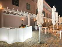 Hotel Faial Garden, stilvolle Außenbar mit gemütlicher Abendatmosphäre für entspannte Urlaubsmomente.