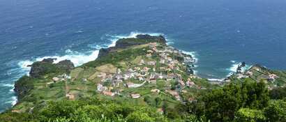 Traumhafte Landschaft auf Sao Jorge lädt zum Wandern ein