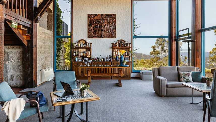 Hotel-in-geres-bar-new2