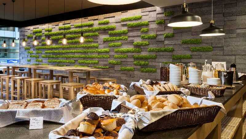 Neat-hotel-pdl-fruehstueck