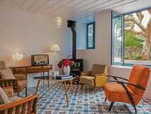 Herdade do Ananas – Gemütlicher Retro-Charme mit Blick ins Grüne auf São Miguel, perfekt zum Entspannen.