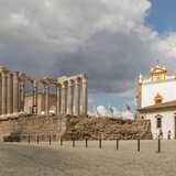 In Evora erwartet Sie jahrhundertealte Geschichte