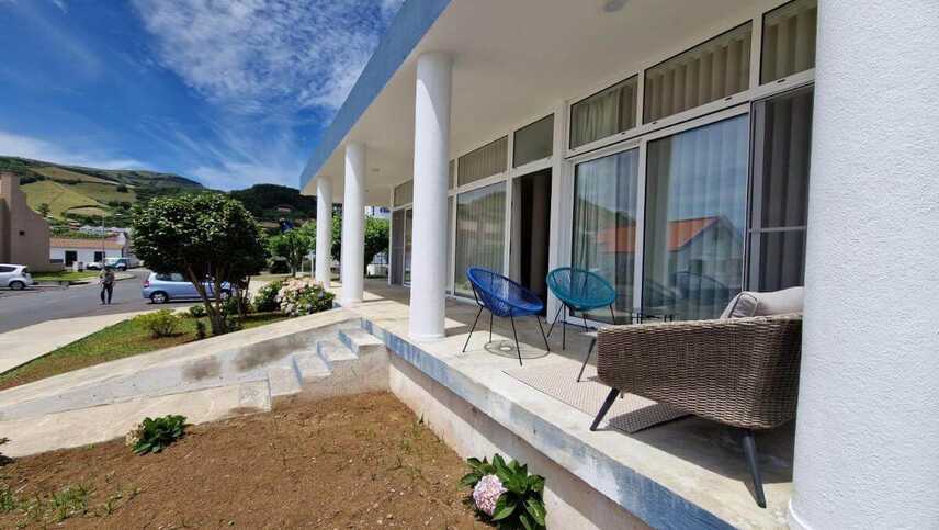 Mil-e-uma-noites-santa-cruz-das-flores-eingangsbereich