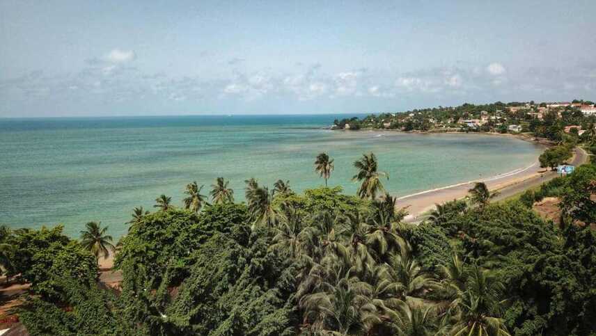 Omali-strand-338276715