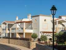 Moderne, sonnige Ferienvillen mit Terrasse und mediterranem Flair – perfekt für Ihren entspannten Traumurlaub mit picotours.