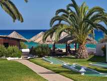 Porto Santo Hotel & Spa mit Minigolfanlage, Palmen und Meerblick auf Porto Santo