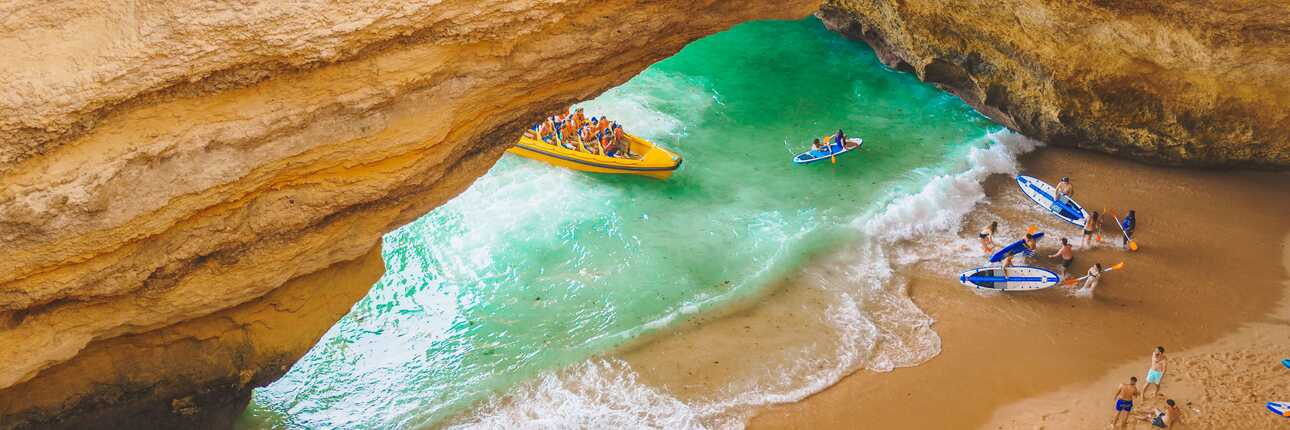 Benagil Höhle und Felslandschaft zwischen Albufeira und Carvoeiro