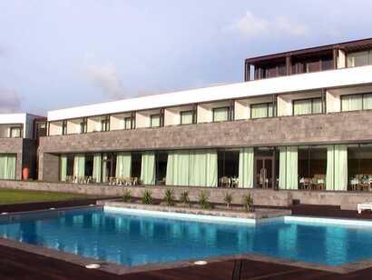 Hotel-graciosa-moderner-poolbereich