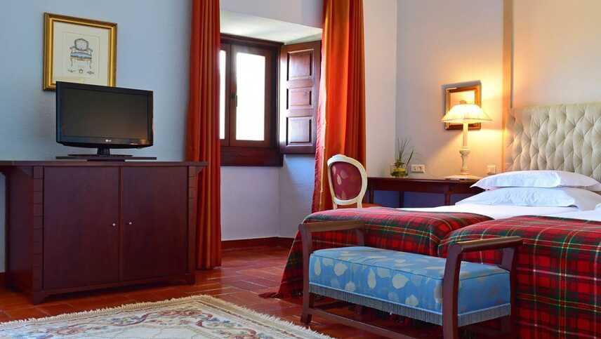 Hotel-palmela-classic-room