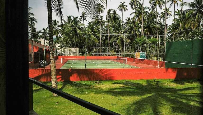 Omali-tennisplatz338274522