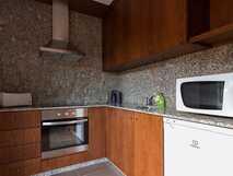 Sitio da Assumada auf Flores, moderne und voll ausgestattete Küche.