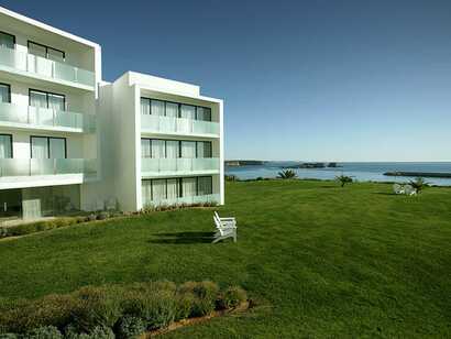 Das 4-Sterne-Hotel Memmo Baleeira in Sagres liegt direkt am Meer